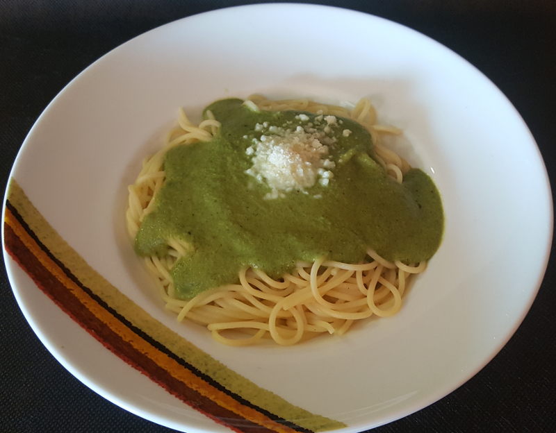 ESPAGUETTIS AL PESTO